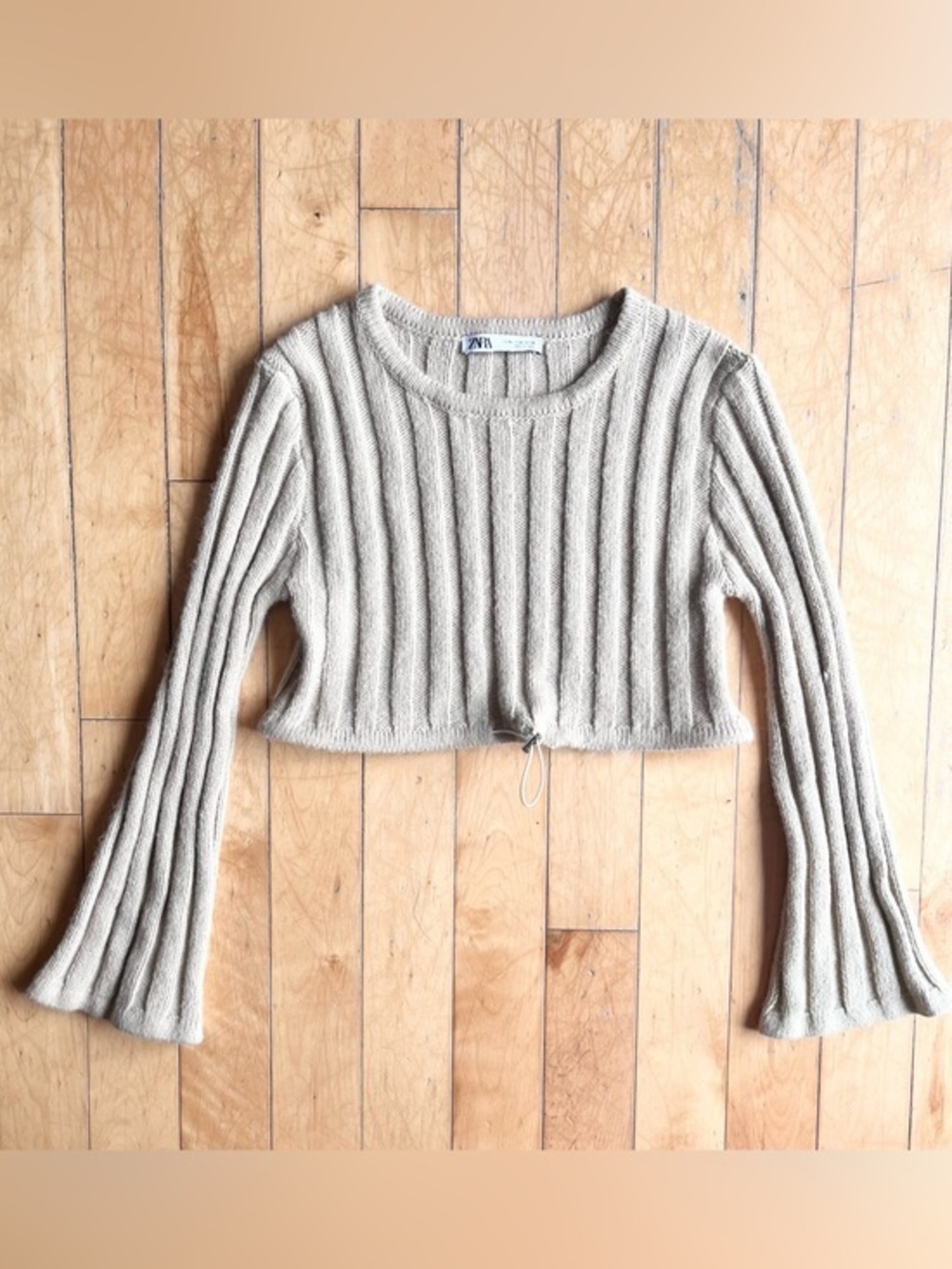 ZARA Beige Ribbed Knit Cropped Sweater with Drawstring Hem – Size Medium